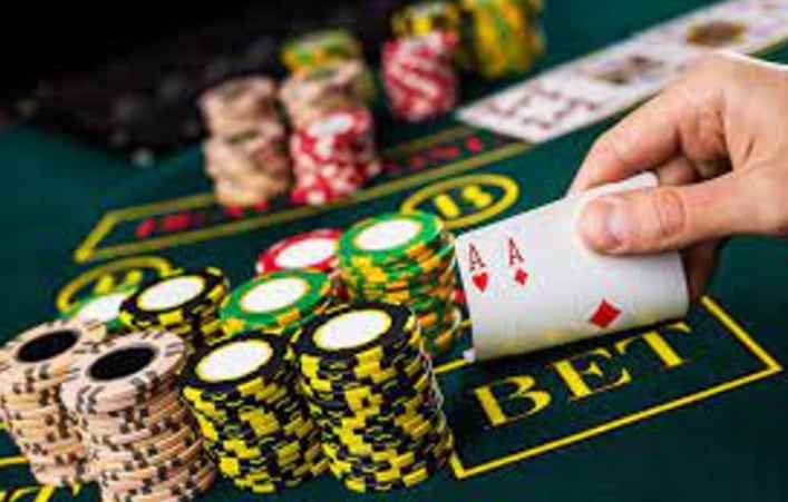 德州扑克中如何判断对手牌的价值？